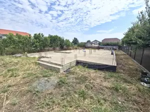 Valu lui Traian Teren cu fundație  proiect P+1 autorizat 607 mp - imagine 2