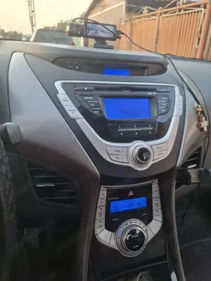 Hyundai Elantra 2012 - imagine 6