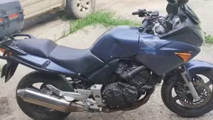 Vând Honda  600 CBF - imagine 3 Vând Honda  600 CBF - imagine 3