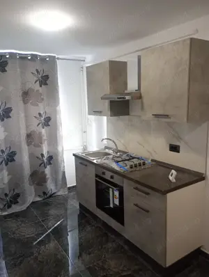 Precista decomandat semimobilat