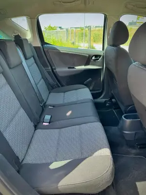 Peugeot 207 1.4 VTi Allure - imagine 10