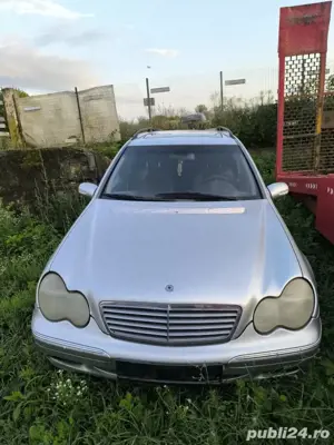 Dezmembrez Mercedes C Class (S203) 2.2 D, break, an 2001