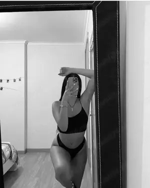 Companie de lux pentru domni rafinați!