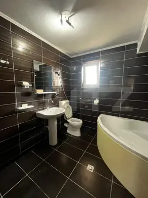 Apartament cu 3 camere, loc de parcare, zona Hotel Diana - imagine 8