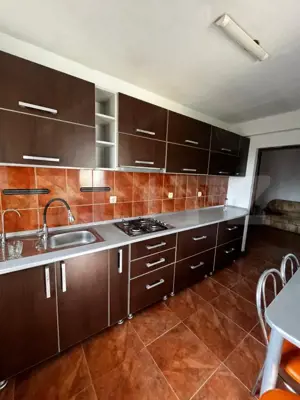 Apartament cu 3 camere, loc de parcare, zona Hotel Diana