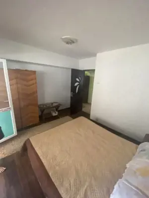 Apartament 3 camere decomandat,etaj 4/4 Bld. Racoteanu, 45 000, Filiasi. - imagine 5