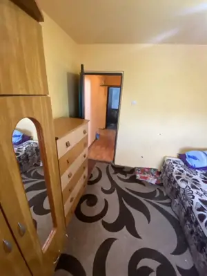 Apartament 3 camere decomandat,etaj 4/4 Bld. Racoteanu, 45 000, Filiasi. - imagine 3