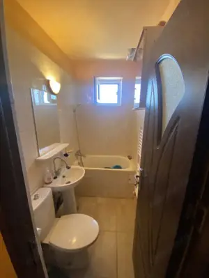 Apartament 3 camere decomandat,etaj 4/4 Bld. Racoteanu, 45 000, Filiasi. - imagine 7