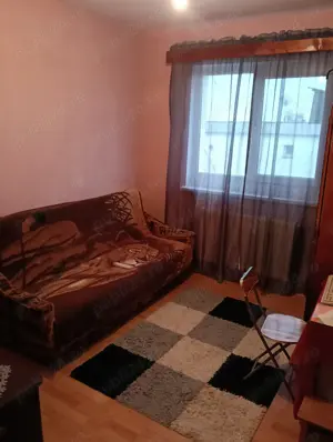 Vând apartament cu 4 camere 