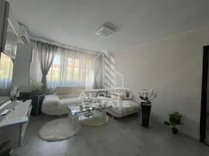 Apartament cu 3 camere, semidecomandat, renovat,  Spitalul Judetean