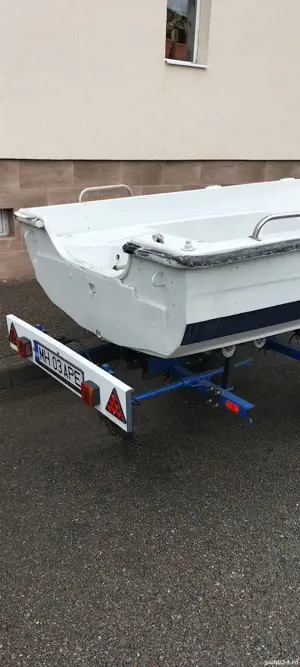 Barcă de pescuit din fibră de sticlă  - imagine 3