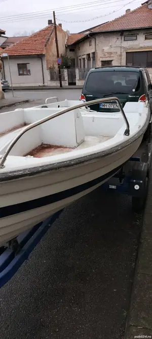 Barcă de pescuit din fibră de sticlă  - imagine 4
