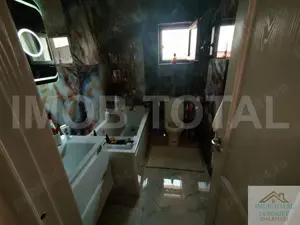 Apartament 3 camere , Zona Targul Saptamanal, mobilat si utilat, 2 locuri parcare