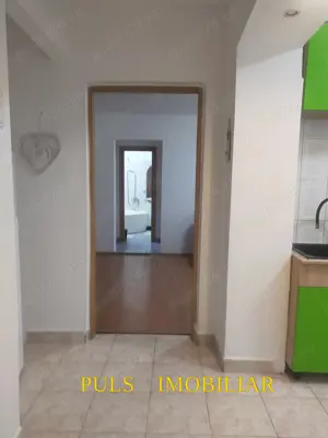 Lapusneanu - v-a-v Parc Tabacarie: Apartament trei camere, doua holuri, etaj 2, gaze, amenajari - imagine 3