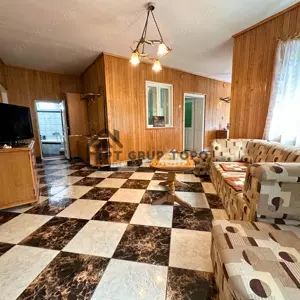 Casa de vanzare in centrul localitati Gurbediu. - imagine 7