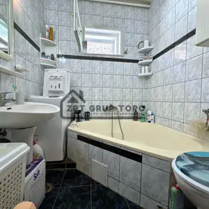 Casa de vanzare in centrul localitati Gurbediu. - imagine 8