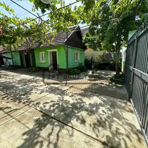 Casa de vanzare in centrul localitati Gurbediu. - imagine 12