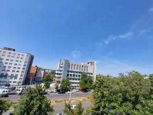 Apartament 3 camere decomandat, 65mp, vizavi de Spitalul Nr 1  - imagine 11