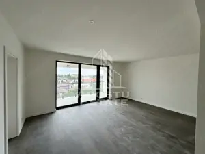 Apartament cu 2 camere, loc de parcare subteran,  Aradului