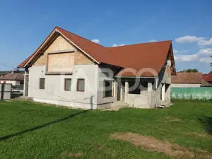 Casa 5 camere 197mp utili situata la 27km de Fagaras si 65km de Brasov - imagine 2