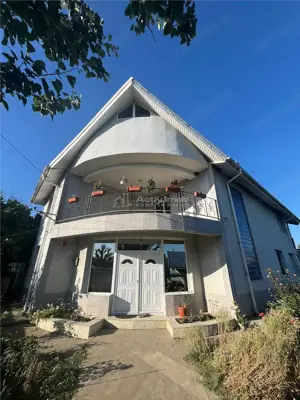 Vila Vanatori teren 2000 mp constructie 360mp