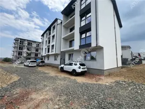 Apartament cu 3 camere decomandate etaj 1 zona Shopping City - imagine 5