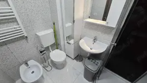 Apartament cu 2 cam. decomandat de închiriat str. Oneștilor - imagine 15