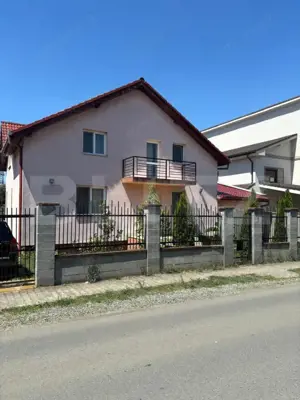 Casă de vânzare în Dumbrăvița – locație centrală