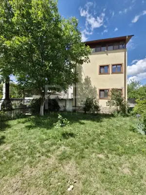 VILĂ CU 7 CAMERE DE VÂNZARE ÎN ZONA NICOLAE GRIGORESCU LA PREȚUL DE 390.000 € - imagine 2