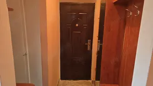 Vand apartament cu 2 camere in Deva, zona Sala Sporturilor in P-uri, etaj 3, mobilat, utilat - imagine 3