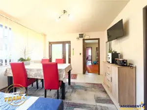 Casa luminoasa de 107 mp pe 1.000mp teren, la 250 m de izvorul cu apa minerala, zona valoroasa :Valc