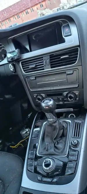 Dezmembrez / dezmembrari piese auto Audi A4 b8 8K an 2011 motor 2.7TDI CGKA CGK cutie manuala 6+1T   - imagine 3