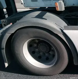 Clema aparatoare noroi deasupra rotii pentru TIR - imagine 5