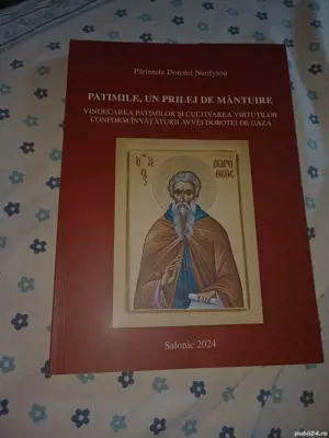 Vând o carte religioasă adusă din Grecia