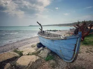 Proprietari vindem  teren la mare 10 hectare aproape de NIBIRU 17$  mp la  faleza farului tuzla