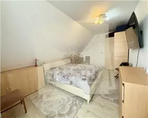 Apartament  4 camere 2 bai si loc parcare zona Valea Aurie - imagine 19