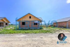 Casă la roșu, Hemeiuș ! - imagine 2