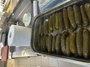 Castraveți murați in saramură deliciosi 