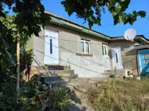 Vănd sau schimb casă .