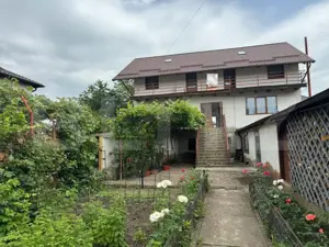 Oportunitate!! Cladire cu destinatie multipla , centru Radauti! Pret negociabil! - imagine 2