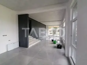 Casa individuala in natura terasa mare si piscina interioara Cisnadie - imagine 2