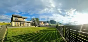 Casa individuala in natura terasa mare si piscina interioara Cisnadie - imagine 20