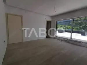 Casa individuala in natura terasa mare si piscina interioara Cisnadie - imagine 15