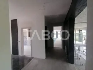 Casa individuala in natura terasa mare si piscina interioara Cisnadie - imagine 9