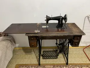 Mașină de cusut vintage UNION cu masă lemn   funcțională   500 lei - imagine 3