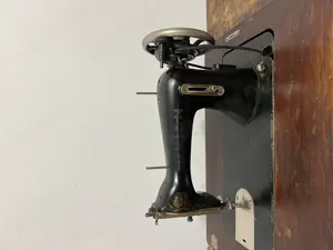 Mașină de cusut vintage UNION cu masă lemn   funcțională   500 lei - imagine 2