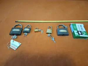 Lacate cu chei, diferite modele, buc = 5