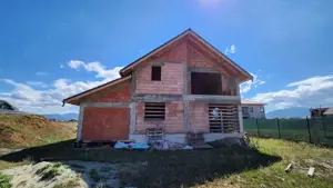 Casa la rosu in Sanpetru - zona Livada  - imagine 4