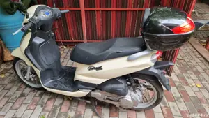 Peugeot Tweet 125 - imagine 2 Peugeot Tweet 125 - imagine 2