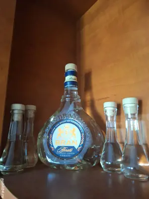 Tuica vechime peste 10 ani